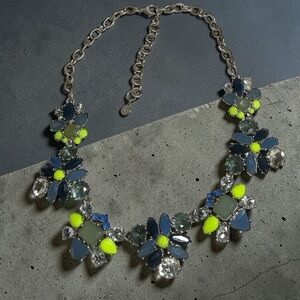 🐥 Stella & Dot Navy and Neon Yellow Floral Bib Necklace